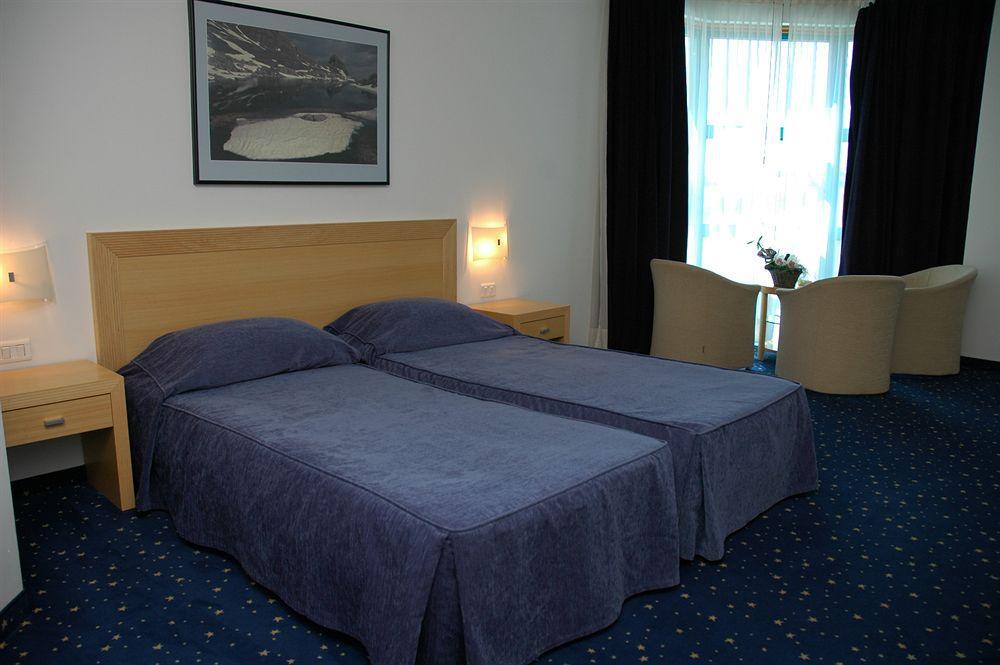 Hotel Blue Star Будва Екстер'єр фото