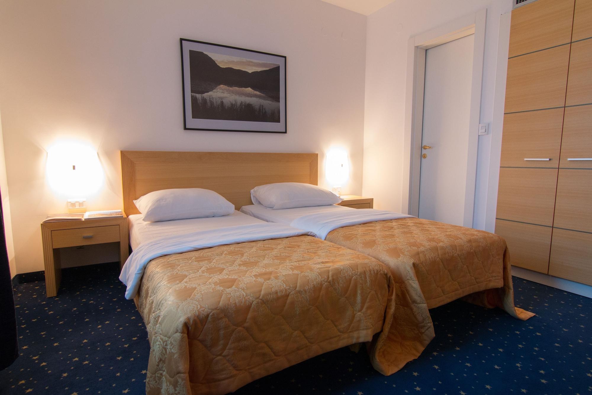 Hotel Blue Star Будва Екстер'єр фото