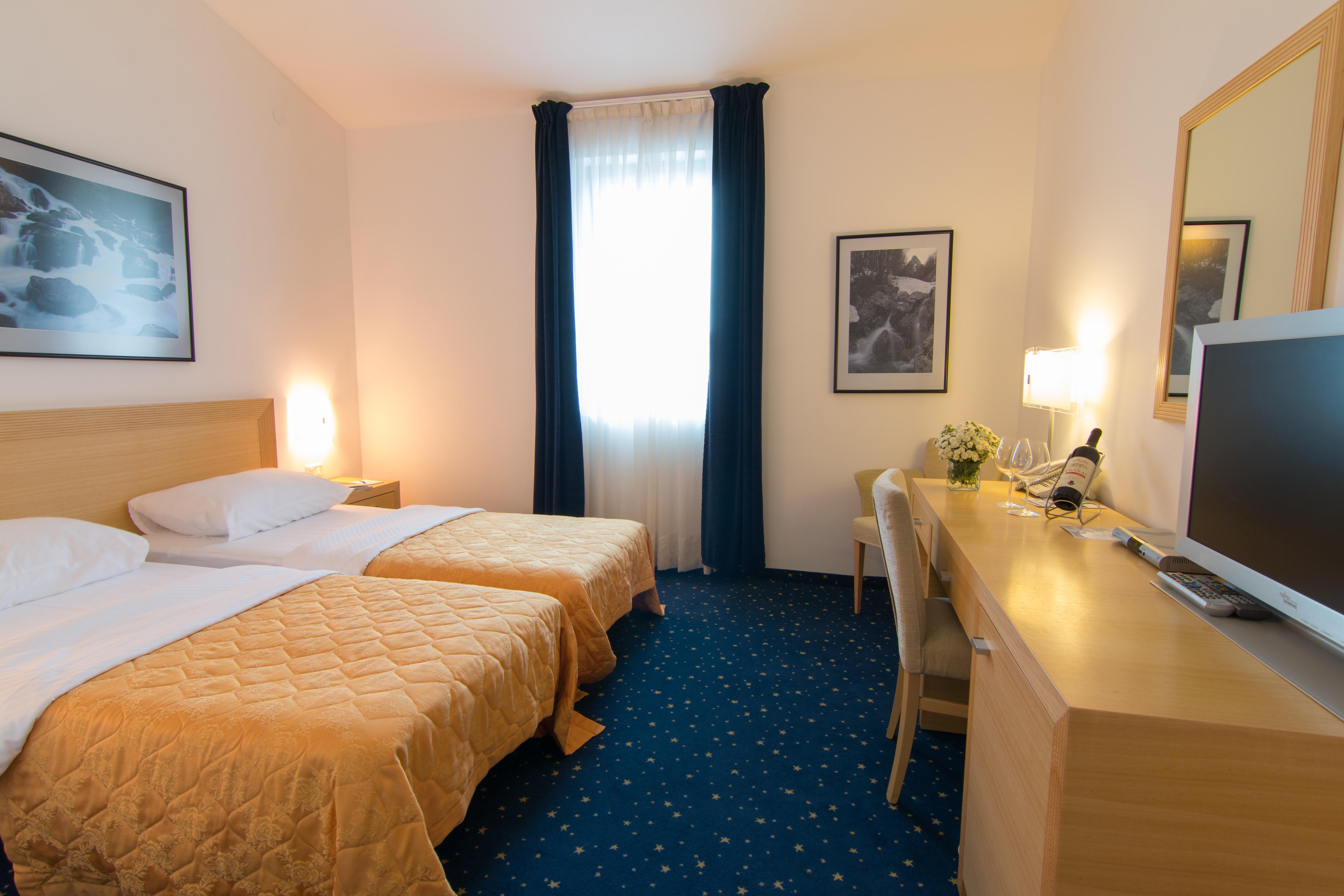 Hotel Blue Star Будва Екстер'єр фото