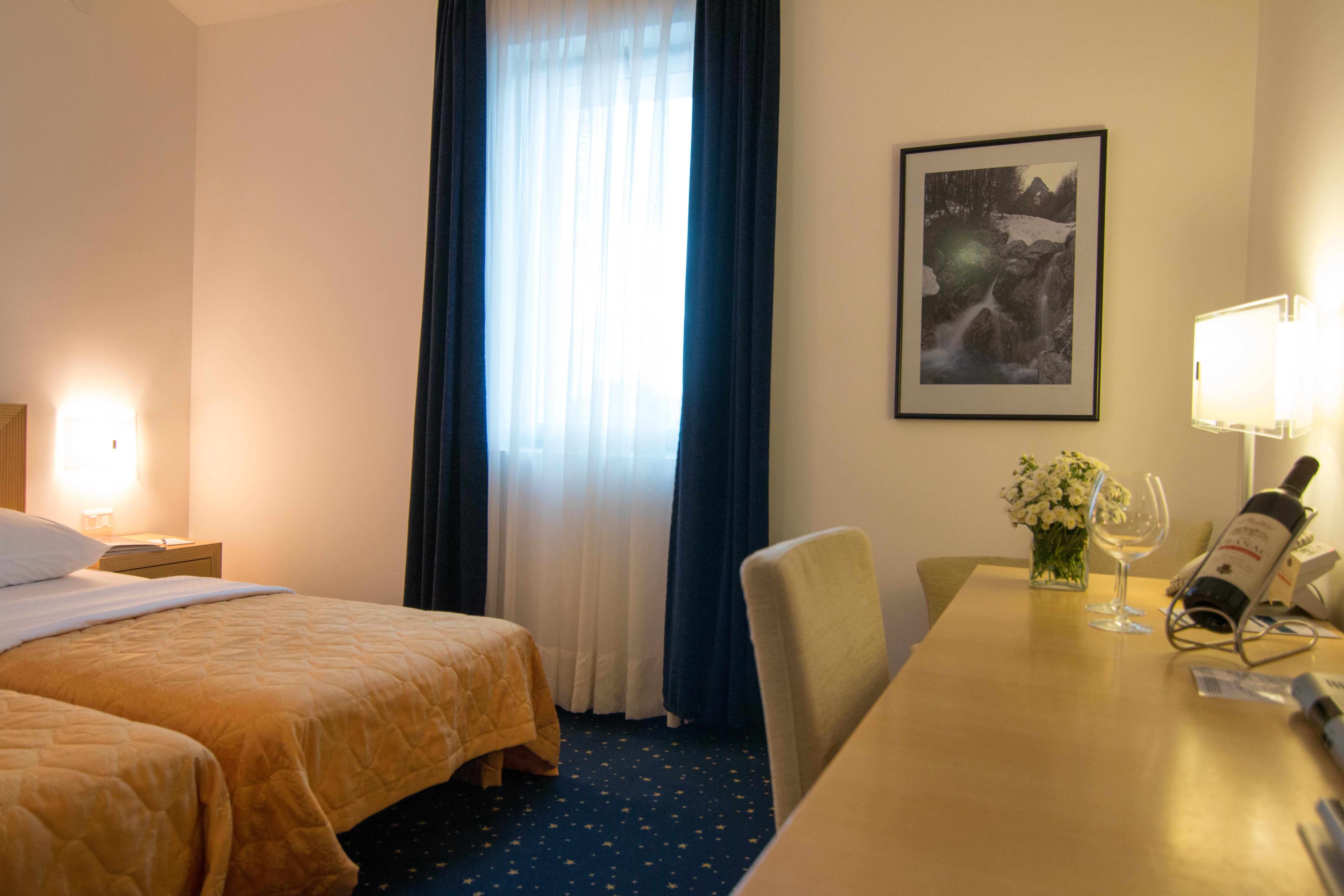 Hotel Blue Star Будва Екстер'єр фото