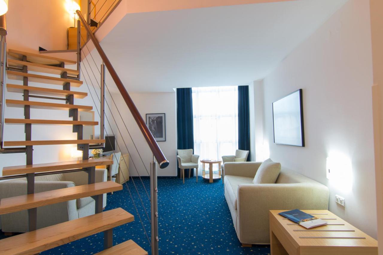 Hotel Blue Star Будва Екстер'єр фото